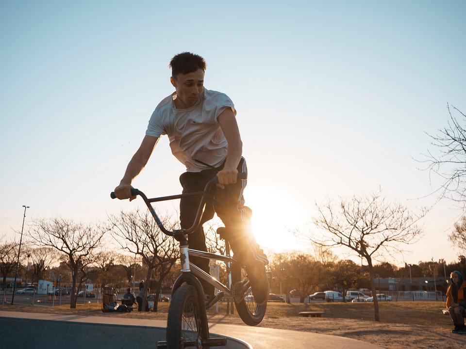 cyclist 6802138 960 720
